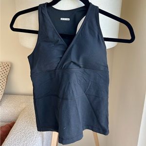 Lululemon athletic top with built in pad
